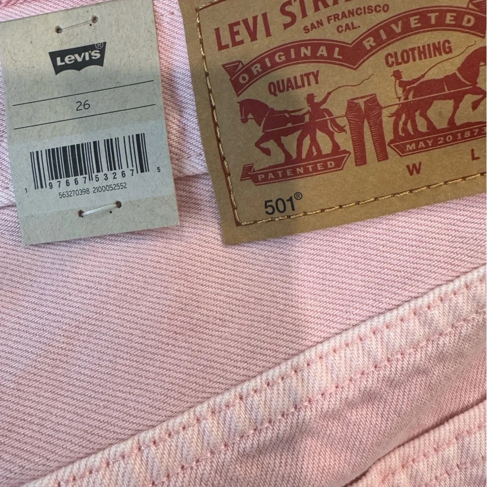 NWT Levi’s 501 High Rise Pink Denim Shorts Size 26 - Picture 5 of 8